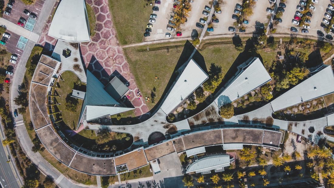 Vue aérienne illustrant la trame urbaine de Bordeaux